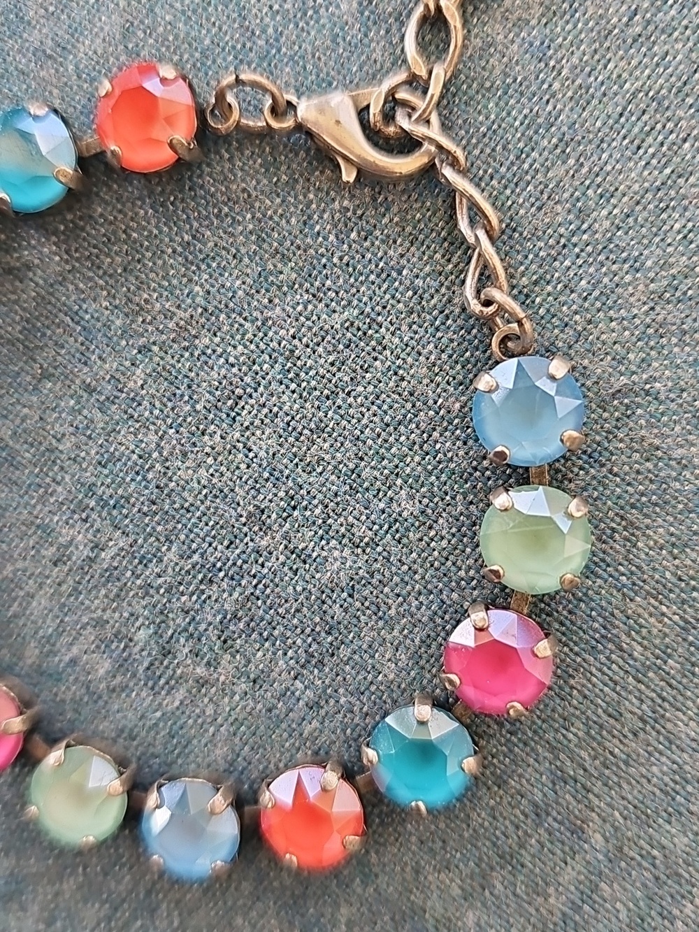 Sabika Inspired Crystal Bracelet - Picture 5 of 6